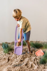 Quut Scoppi Beach Toy Spade: Lavender / Peach