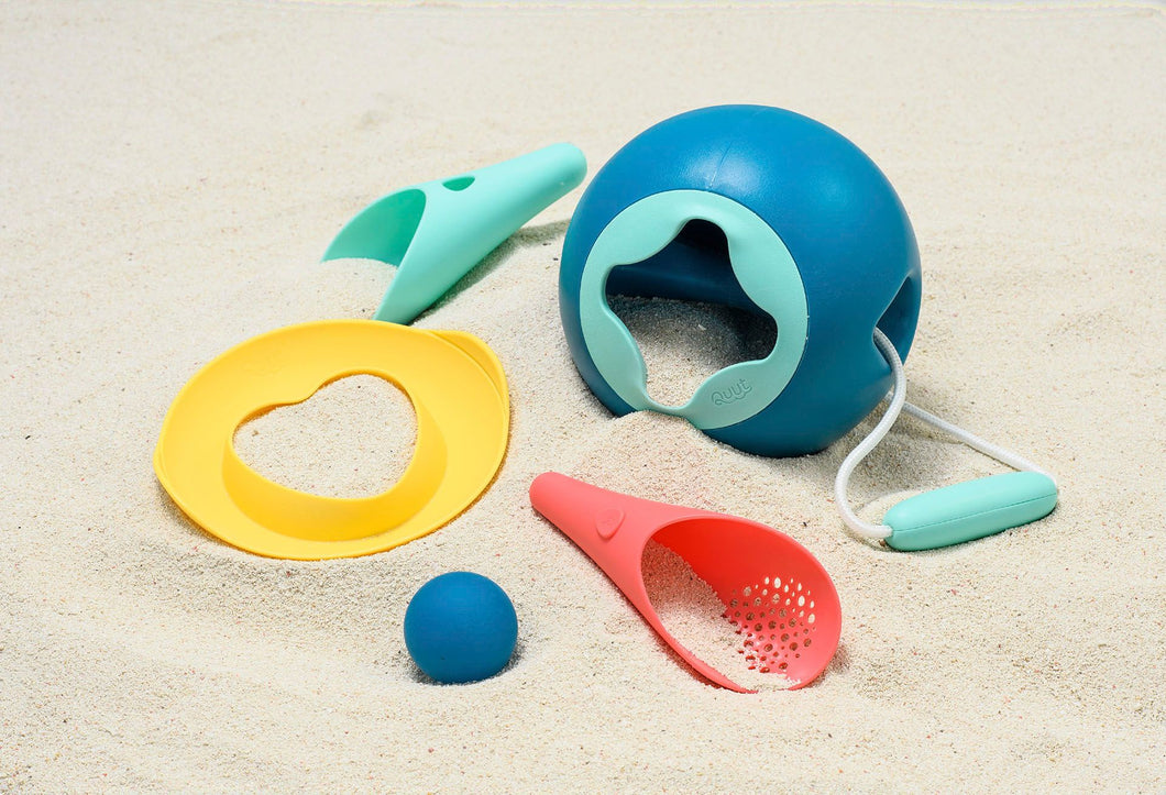 Quut  Mini Ballo Beach Bucket Set With Bag