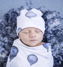 Load image into Gallery viewer, Snuggle Hunny Snuggle Swaddle &amp; Beanie Set: Cloud Chaser
