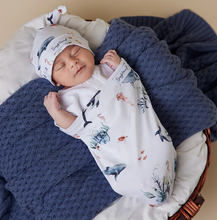 Load image into Gallery viewer, Snuggle Hunny Snuggle Swaddle &amp; Beanie Set: Ocean
