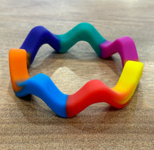 Load image into Gallery viewer, Chewigem Bracelet Wave Rainbow