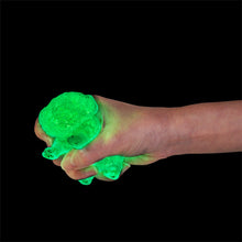 Load image into Gallery viewer, Smoosho's Super Squeeze Fidget: Pug Dog