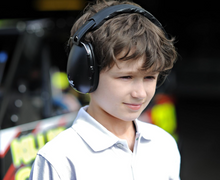 Load image into Gallery viewer, Banz Kids Protective Earmuffs (Age 3 years +): Black: Pre-Order