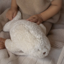Load image into Gallery viewer, Moonie: Organic Humming Seal - Polar White