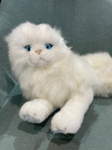 Snowflake  the White Cat: Weighted Toy 1kg