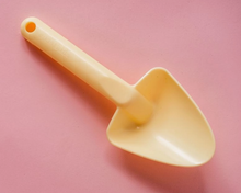 Load image into Gallery viewer, Coast Kids: Little Diggers Beach Spade - Yellow
