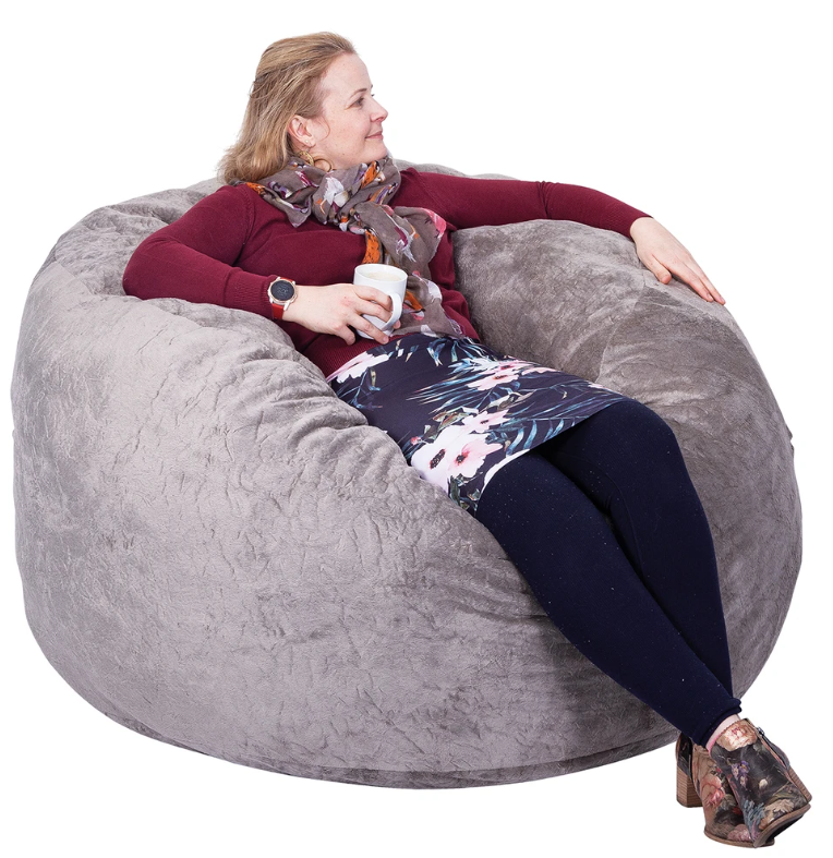 Cloud outlet pod chair